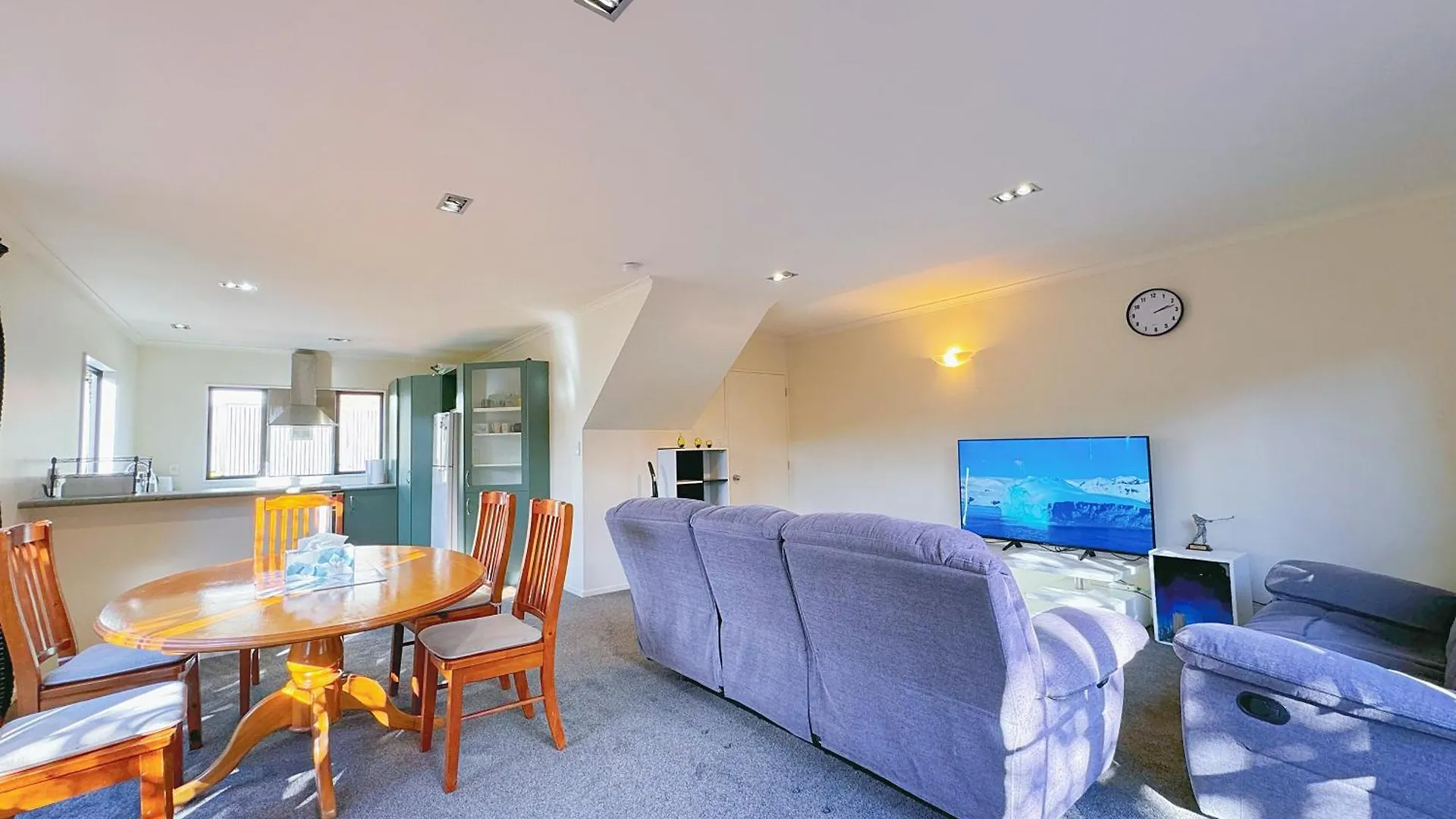 Sunny Family Retreat & Comforts Villa Wellington New Zealand