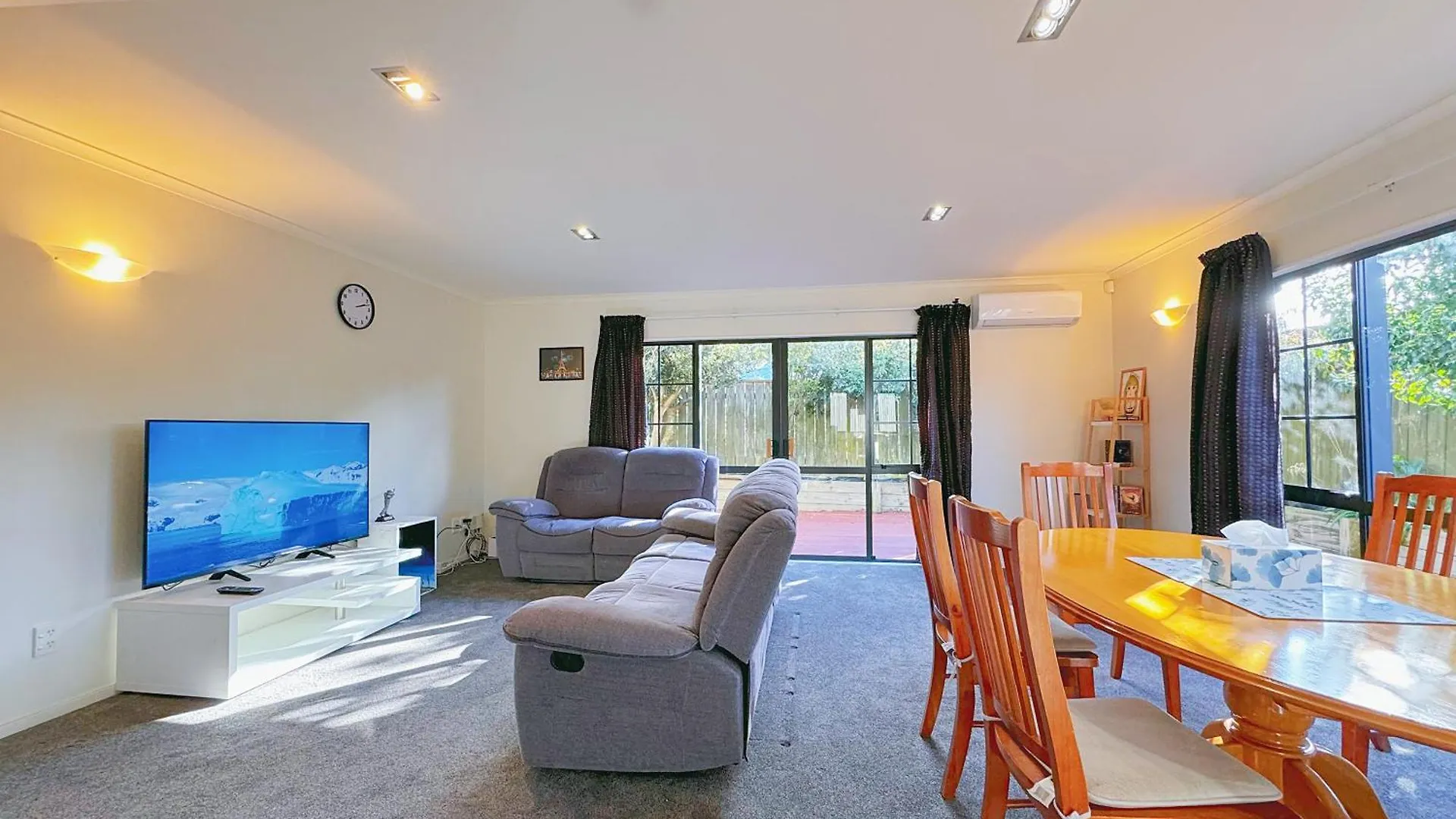 Sunny Family Retreat & Comforts Villa Wellington