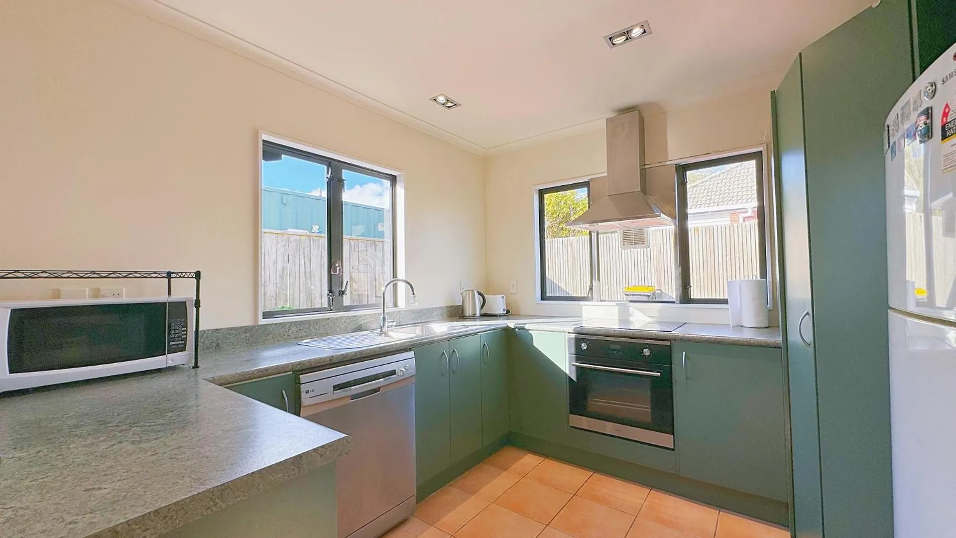 Sunny Family Retreat & Comforts Villa Wellington 0*,