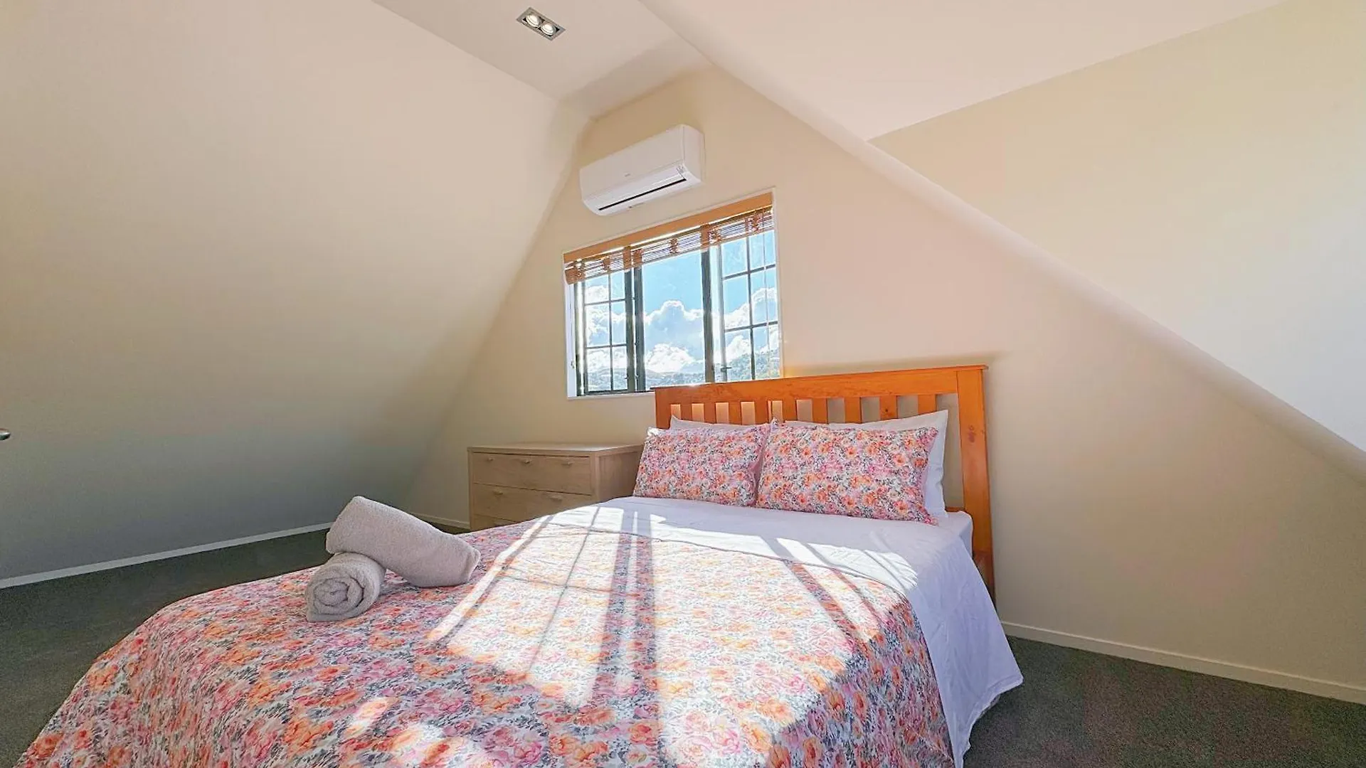 Sunny Family Retreat & Comforts Villa Wellington